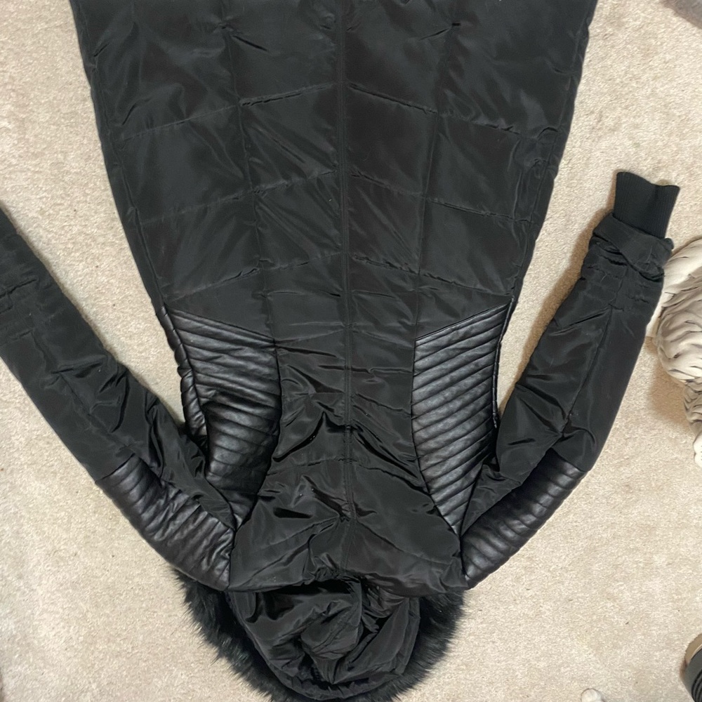 Black winter jacket with leather like accents and furry hood - Picture 5 of 7